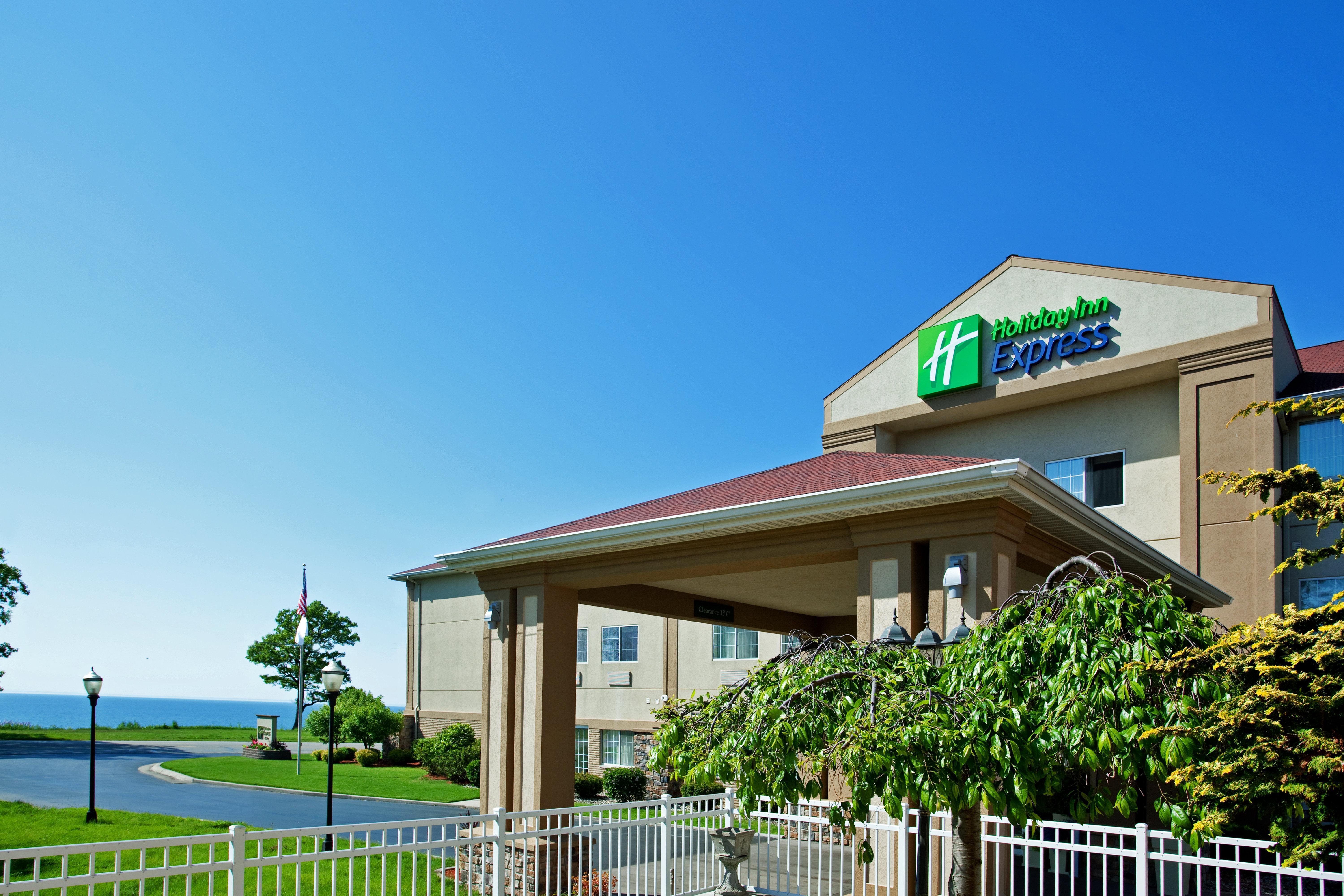 Holiday Inn Express Hotel & Suites-Saint Joseph By Ihg Exterior foto