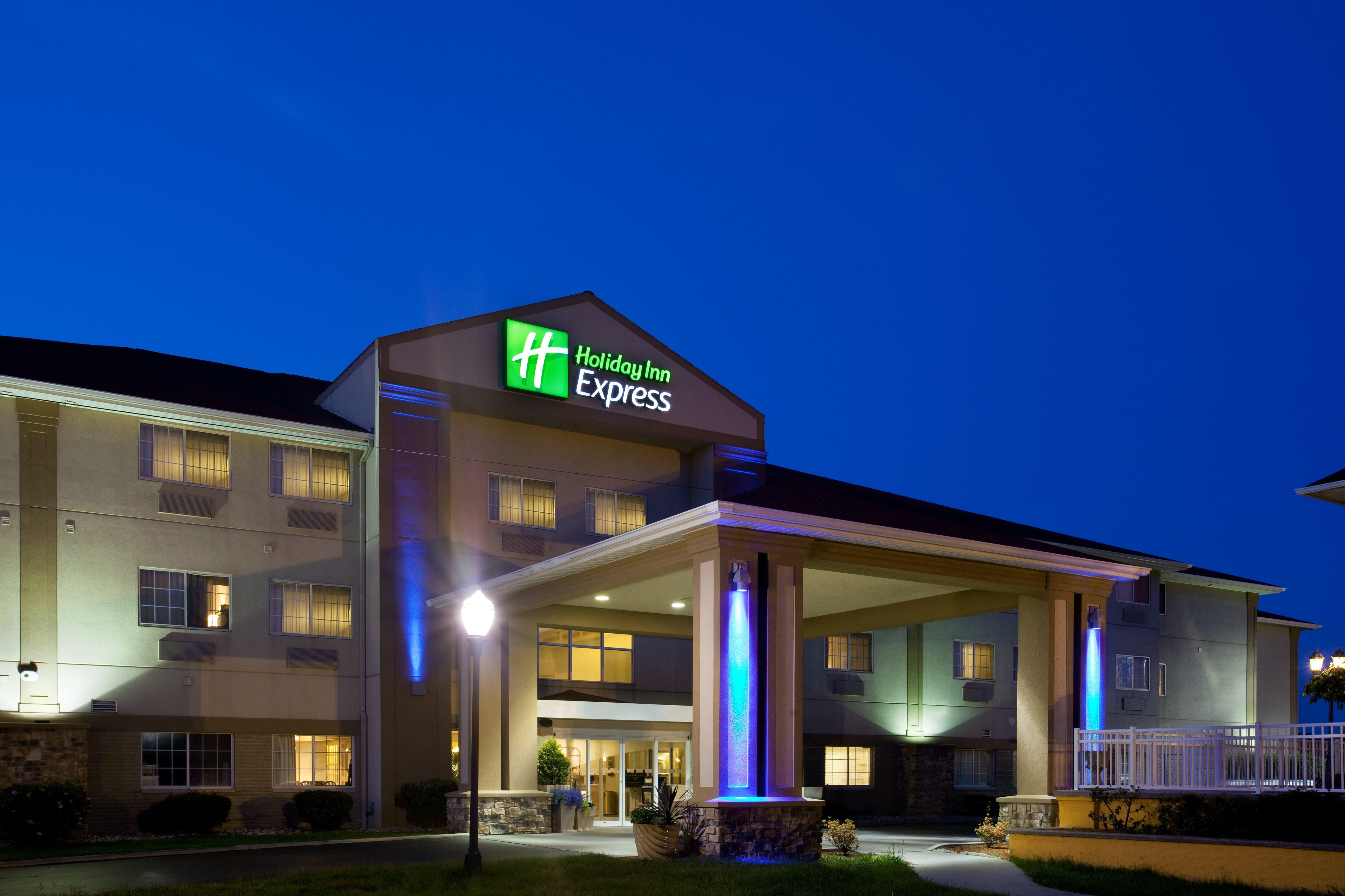 Holiday Inn Express Hotel & Suites-Saint Joseph By Ihg Exterior foto