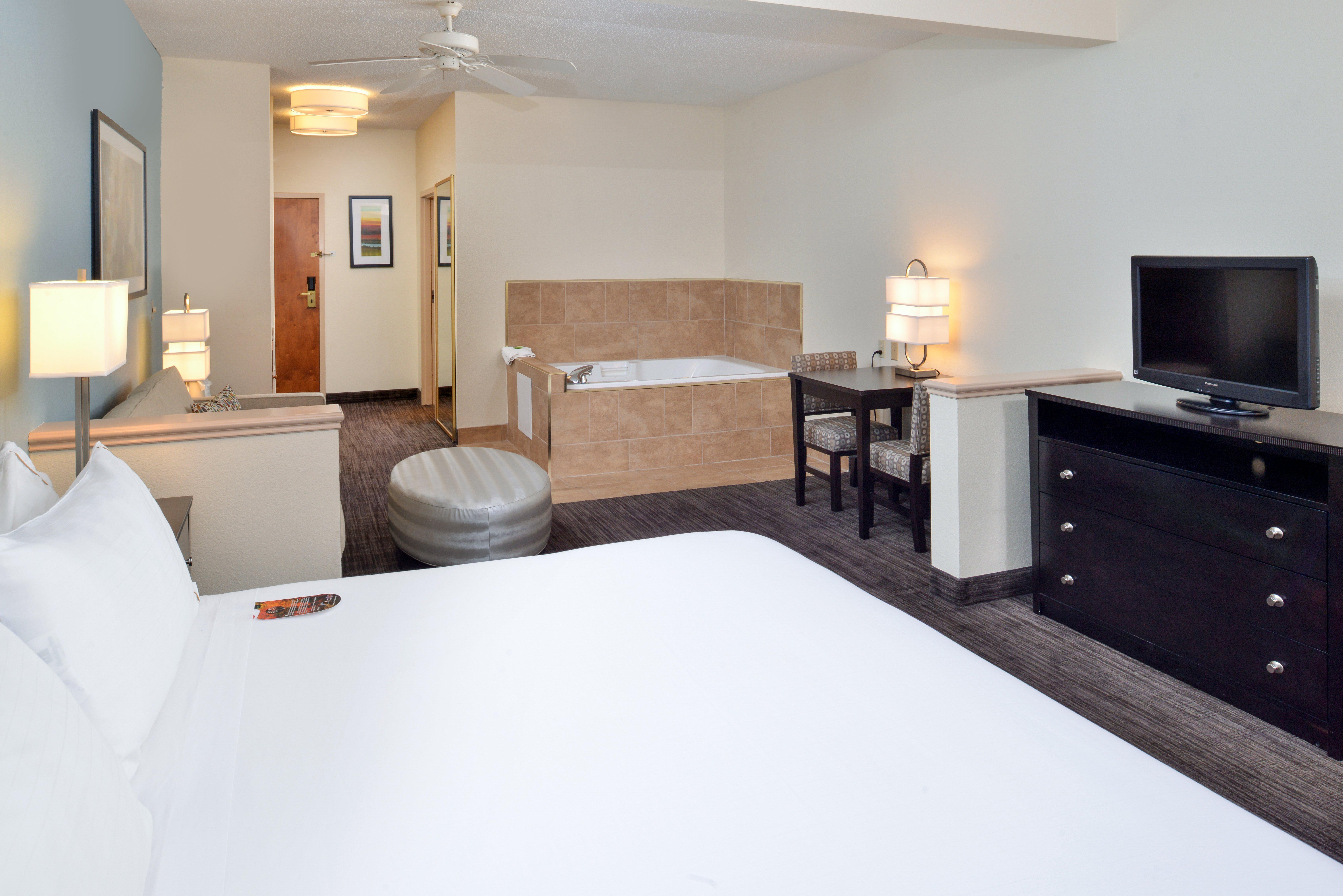 Holiday Inn Express Hotel & Suites-Saint Joseph By Ihg Exterior foto