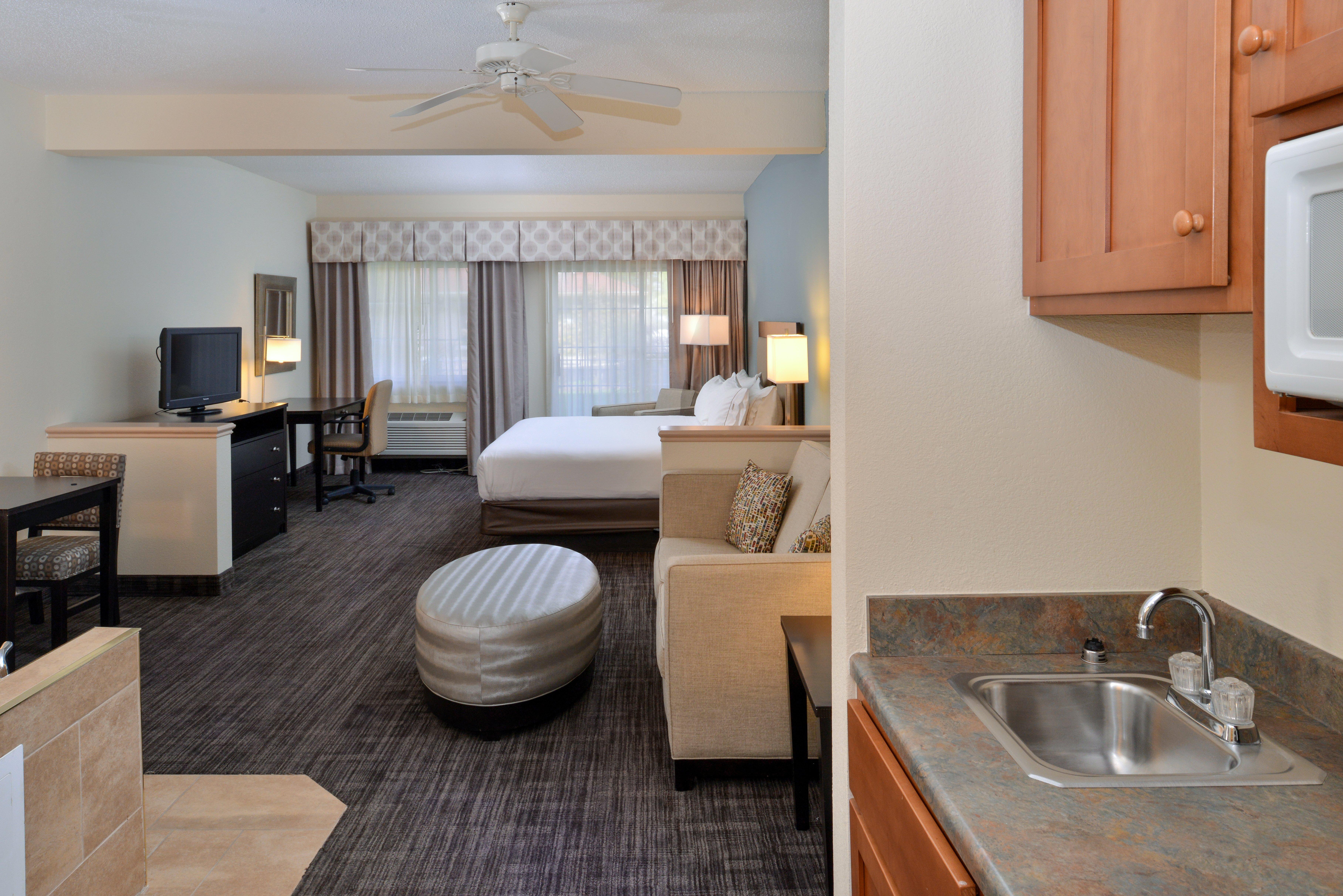 Holiday Inn Express Hotel & Suites-Saint Joseph By Ihg Exterior foto